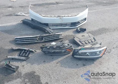 2018 Volkswagen Passat 2.0T Se из США, поврежденный, VIN 1VWBA7A35JC032656